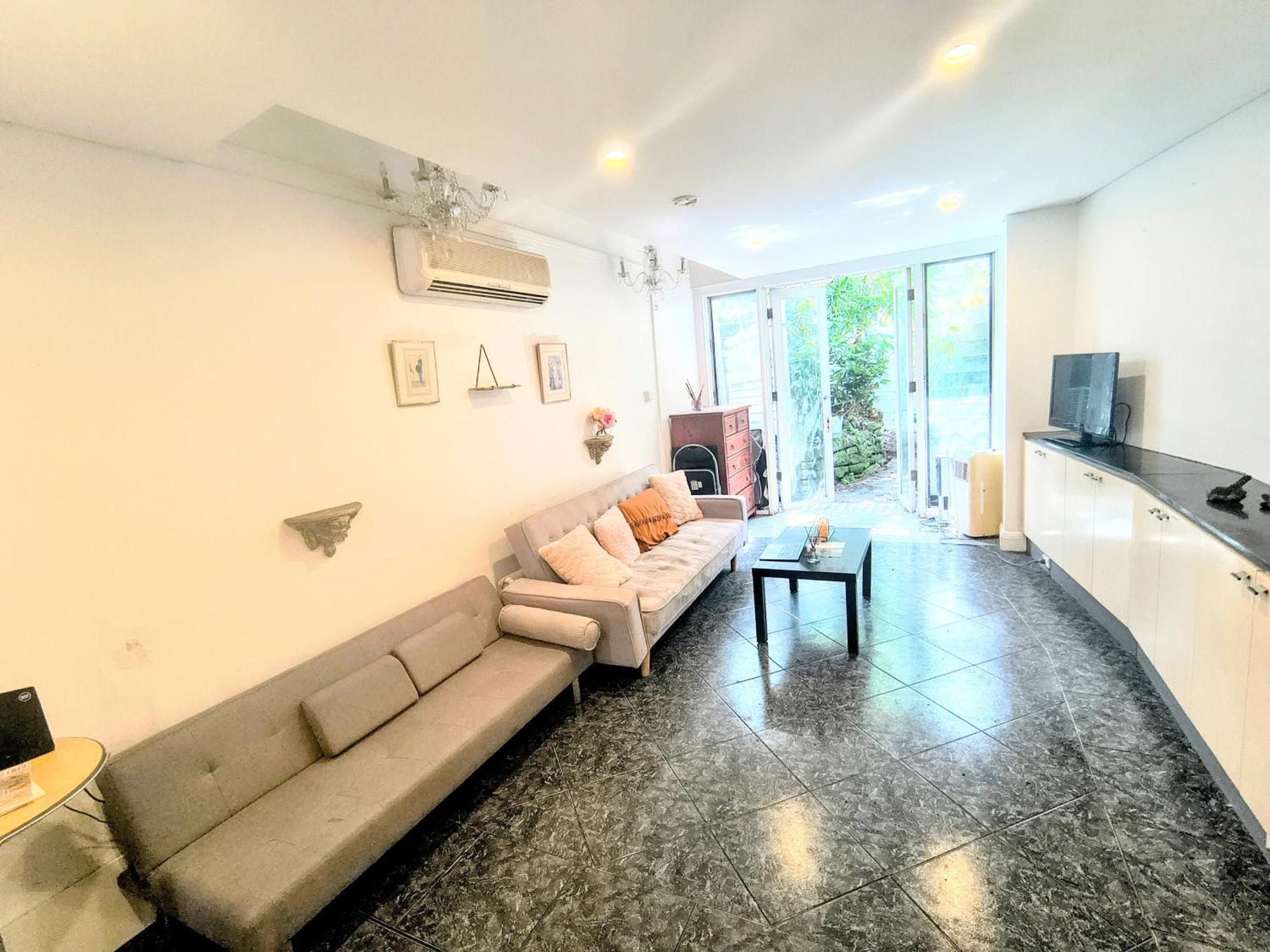 Spacious Terrace House Near Cbd Holiday home