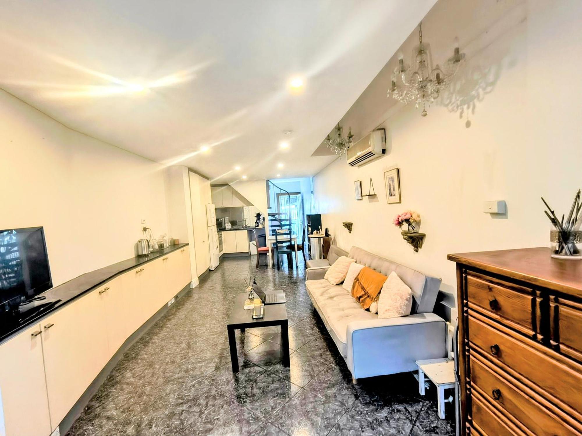 Spacious Terrace House Near Cbd *